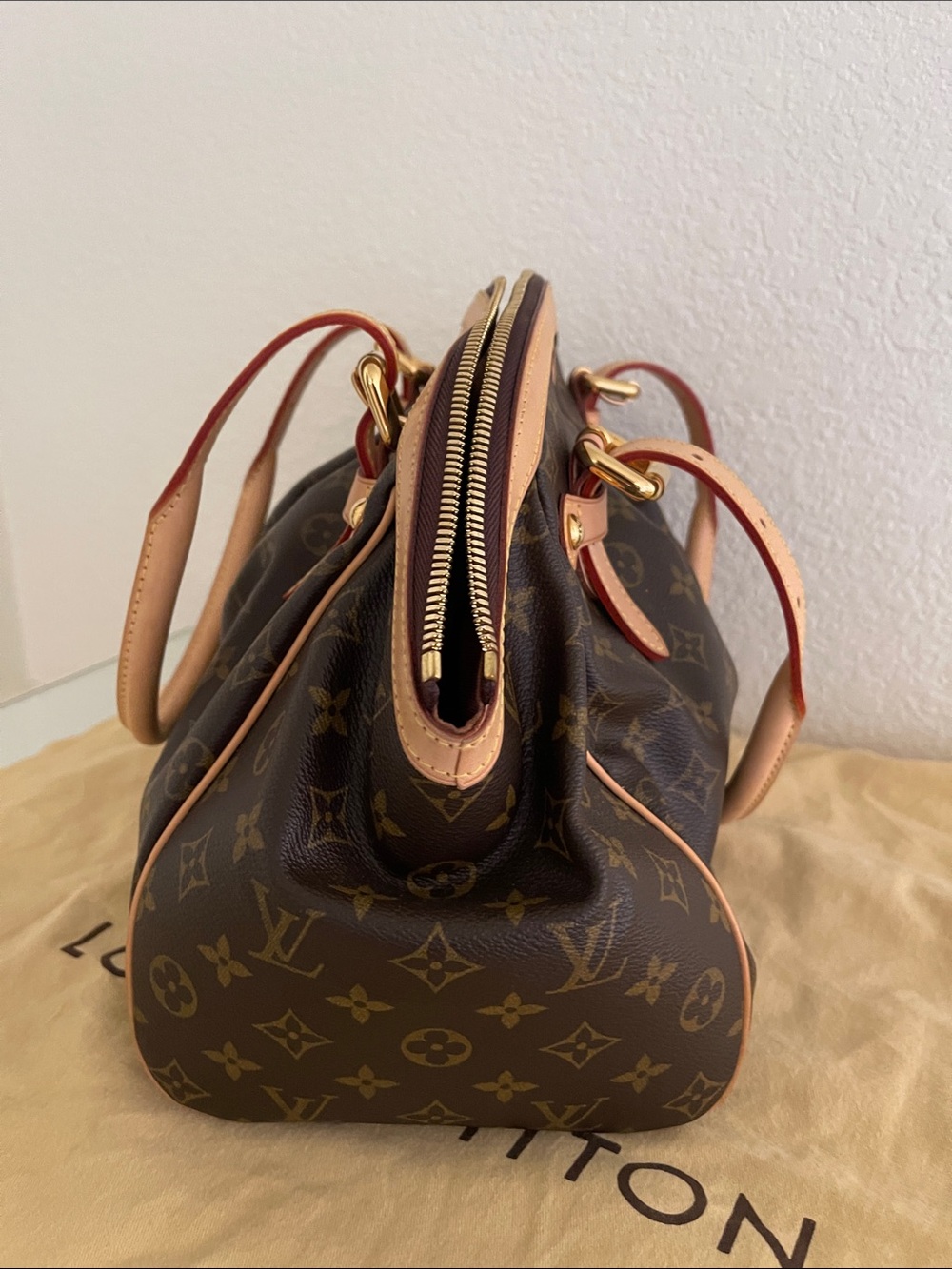 LOUIS VUITTON TIVOLI GM BAG
AUTHENTIC - Picture 11 of 17